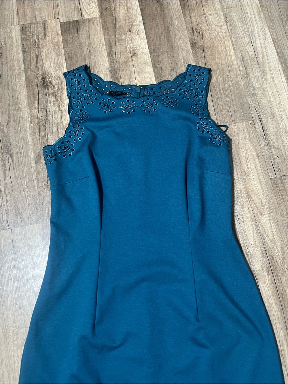 NWT Talbots Teal Blue Scallop Neckline Eyelet Sheath Dress - Size 4 - Picture 15 of 17